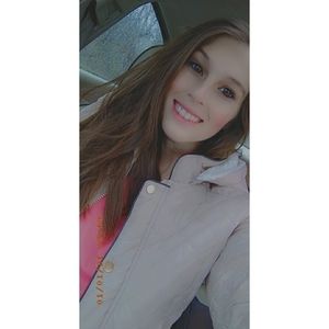 Meet your Posher, Lexie